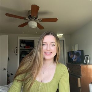 Meet your Posher, Haley joyce